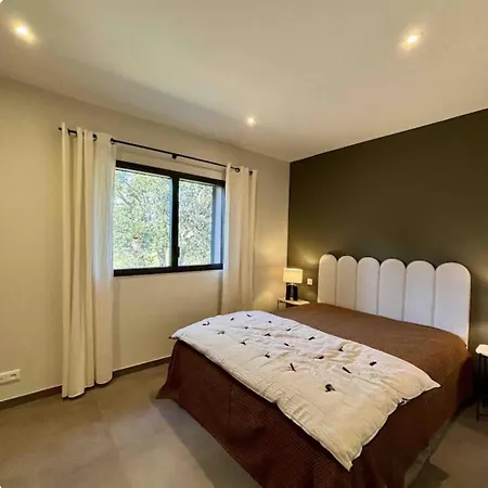 Villa Neuve Pinarello Avec Piscine Privée, à 450m Zonza