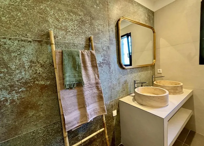 Neuve Pinarello Avec Piscine Privée, à 450m Villa *